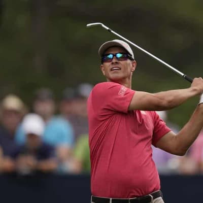 Scott rallies to stay in BMW Championship title hunt