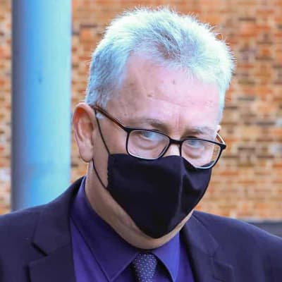 Sentence cut for ex-deputy principal over teen sex chat