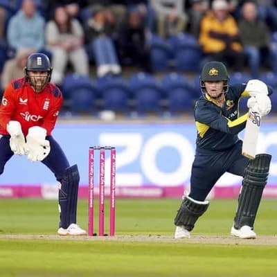 Short's five-for in vain as England level T20 series