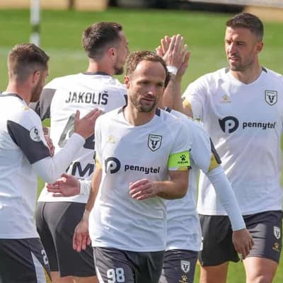 Victory, Macarthur move into Australia Cup semi-finals