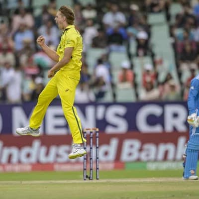 Aussies call in teen as back-up quick for ODI series