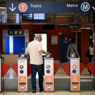 Free travel as union threatens chaotic industrial move