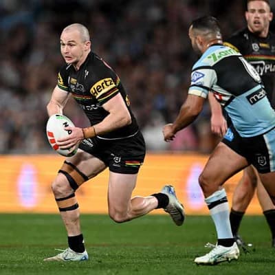 Edwards is marathon man in dynasty, Yeo the warrior