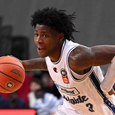 Davis dines out as 36ers end Hawks' winning NBL start