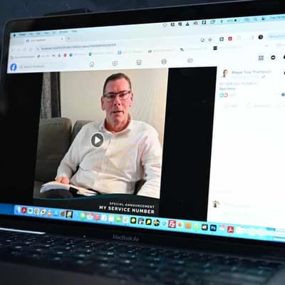 Mayor set to challenge government move to remove him