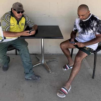 '$400 covers the milk': support trickles into outback