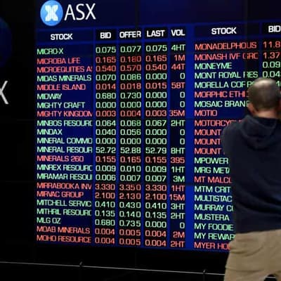 Australian share market edges lower on mixed trading