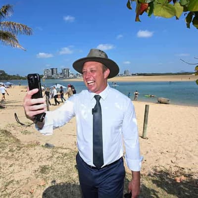 Going the full mile in last-ditch effort to sway voters