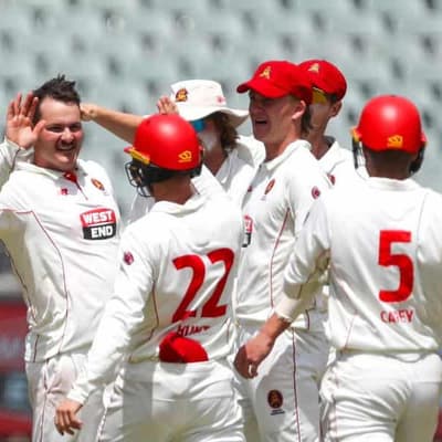 Vics hanging in after Manenti inspires 4-7 collapse