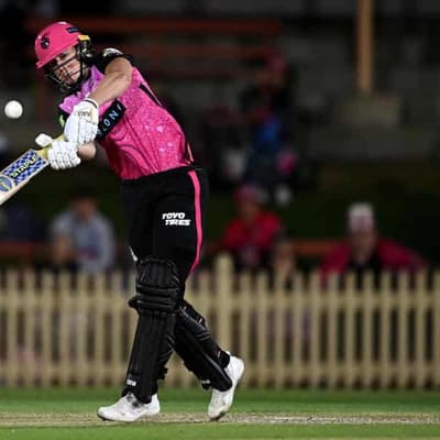 Perry and teenage star Bray blow Hurricanes away