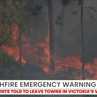 Home lost, people told to flee Great Ocean Road towns