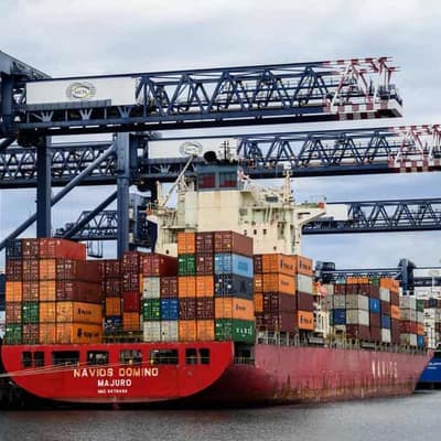 Aussie shares dip after Trump talks tough on tariffs