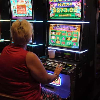 Pokies panel pushes to keep cash for gamblers