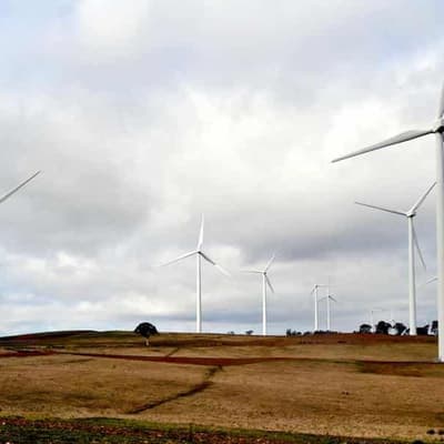 Power couple: green energy, gas giant bet on renewables