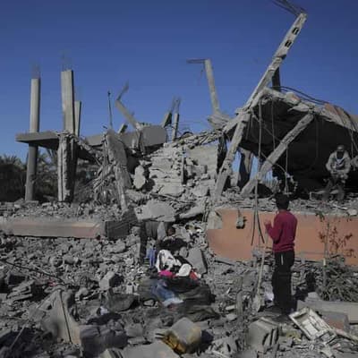 Israeli airstrikes kill dozens in Gaza, medics say