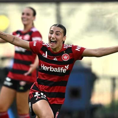 Saveska hat-trick ends Wanderers' ALW winless streak
