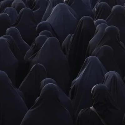 Iranian singer arrested after performing without scarf
