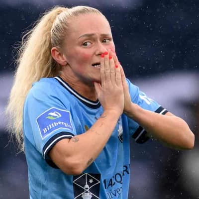 Sydney slump to last in ALW; Roar thrash Jets 6-1