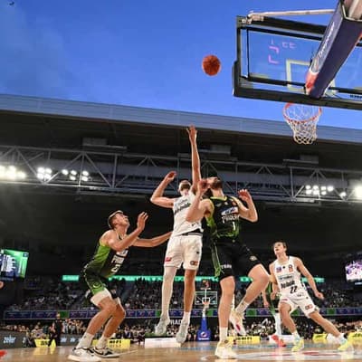 Walton Jr fires as Phoenix crush 36ers in open-air win