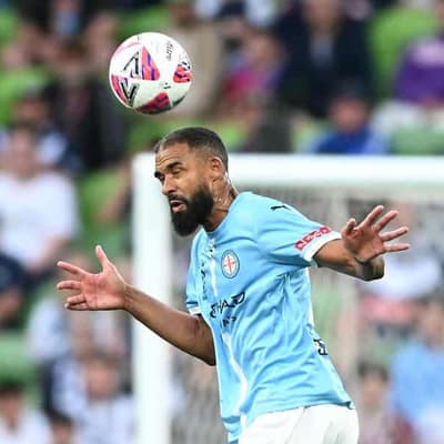 Melbourne City squander lead in draw with Mariners