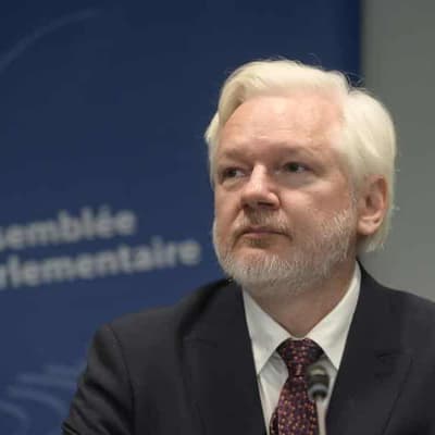No, Assange hasn't linked US to MH370 disappearance on social media