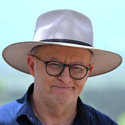 PM rounds up pre-election tour in cattle country