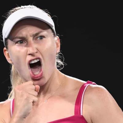 Saville among Aussies on Open scrap-heap after day one