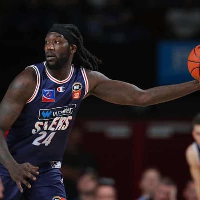 Adelaide win NBL thriller over Hawks
