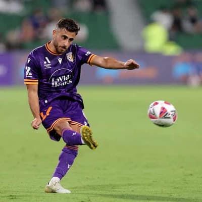 Carluccio leaves rebuilding Glory for Wanderers return