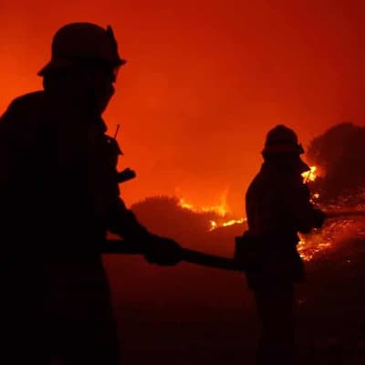 No, images do not show 'miracle' buildings saved from Californian wildfires