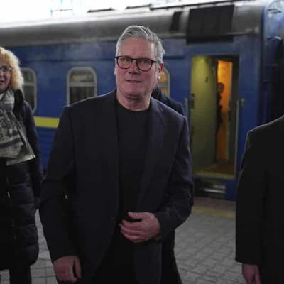 UK PM Starmer travels to Ukraine to sign new treaty