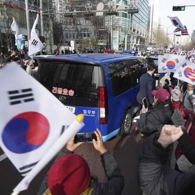 Protesters storm SKorea court over Yoon's detention