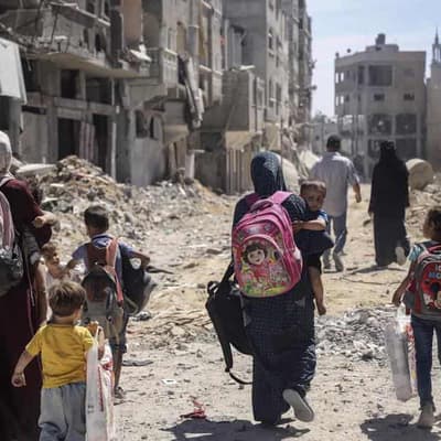 Tents pitched as Gazan families return to ruined homes