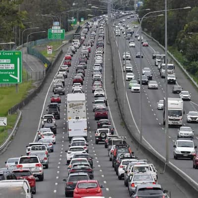 Dump fuel fees and tax all cars, motoring groups urge