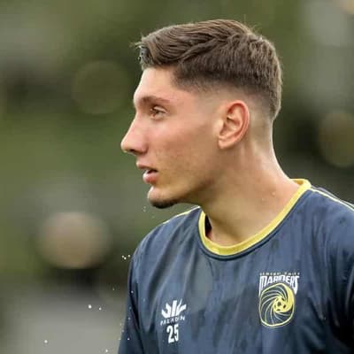 Triantis steals Boyle thunder as Hibs win in Scotland