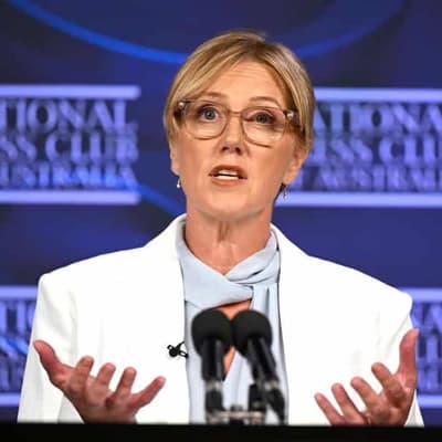 Independent undecided on hung parliament call