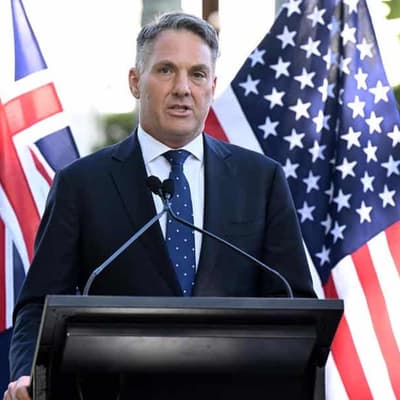 Defence minister off to US to back in 'strong' alliance