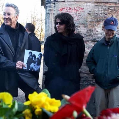 American novelist Tom Robbins dies at 92