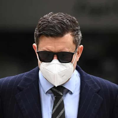 Samurai sword-wielding agent can't remember new arrest