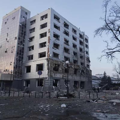 Russian missile attack on Kyiv kills one, sparks fires