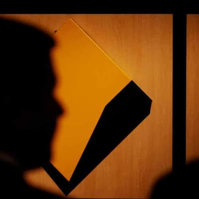 Comm Bank hikes dividend as shares hit all-time high