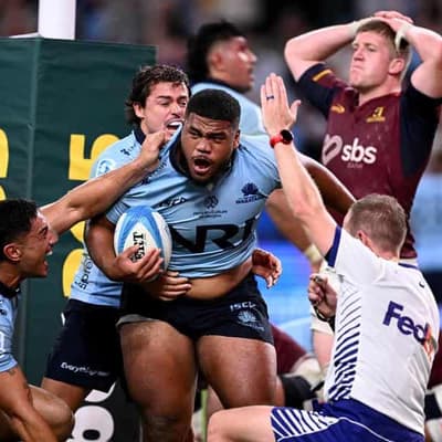 Super-man Suaalii soars as Waratahs grab last-gasp win