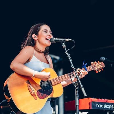 Dad brings the country, daughter the indie-pop