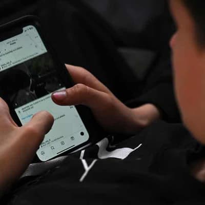 No, smartphones aren't controlling human brains via 'optogenetics'