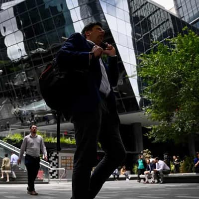 Tight jobs market to keep inflation above target: RBA