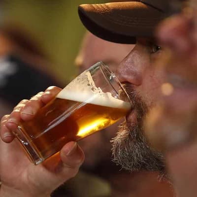 Coalition matches Labor pledge to keep beer tax on ice