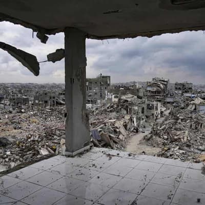 Israel criticised for blocking aid to Gaza