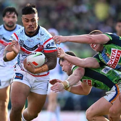 Leniu's frustration over social-media exit rumours