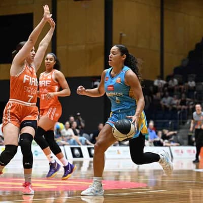 Bendigo hose down Fire in WNBL grand-final opener