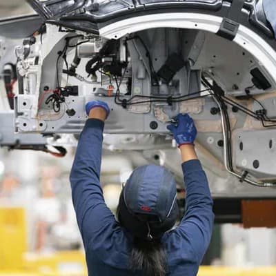 Trump gives automakers short exemption from new tariffs
